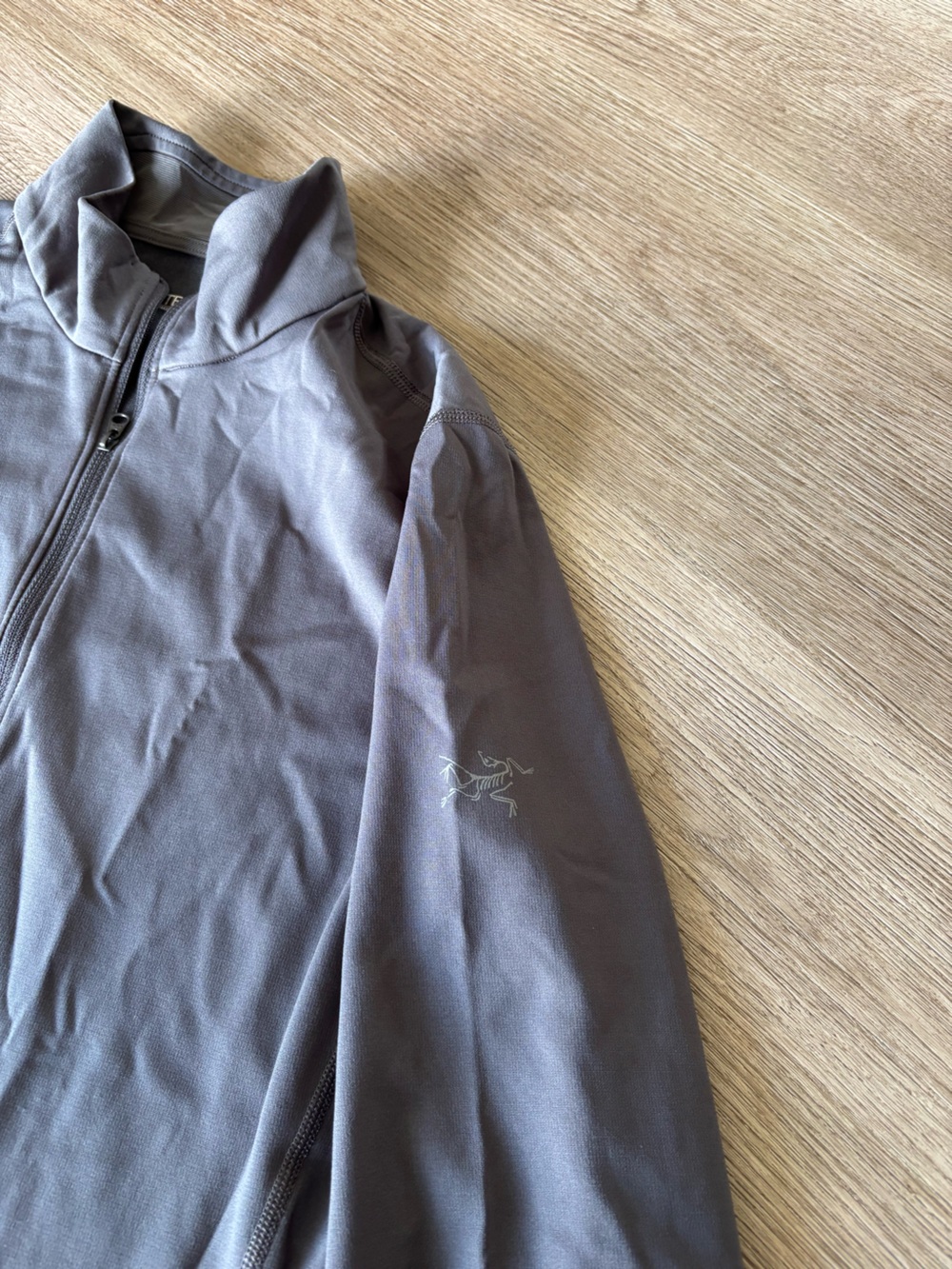 Arc’teryx Charcoal Grey 1/4 Zip Pullover Shirt - Picture 5 of 9